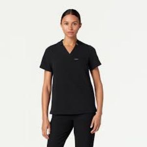 Jaanuu women’s 3-pocket mock wrap scrub top